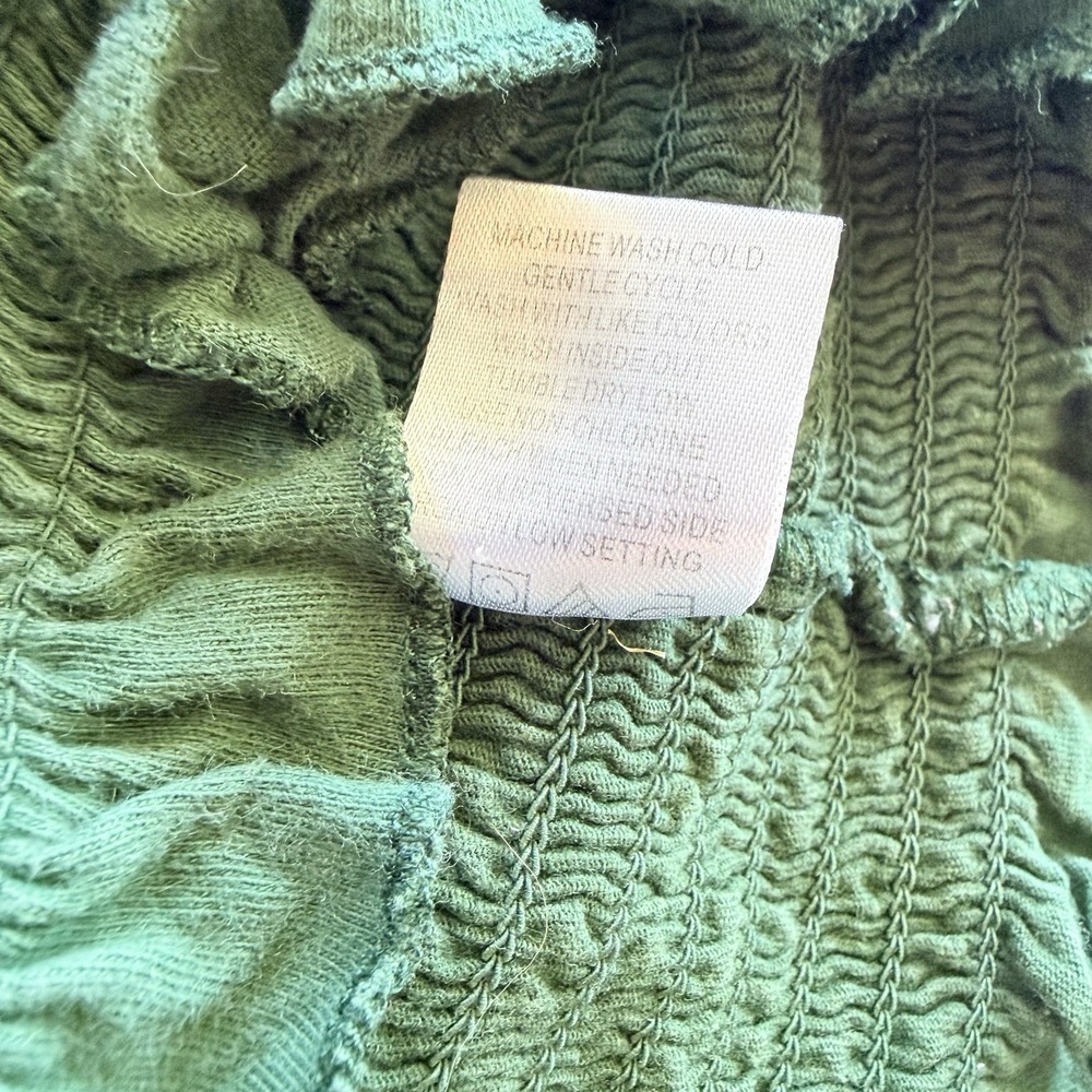 Me To We PacSun Sage Green Smocked Crop Tank Top Medium - Picture 9 of 9
